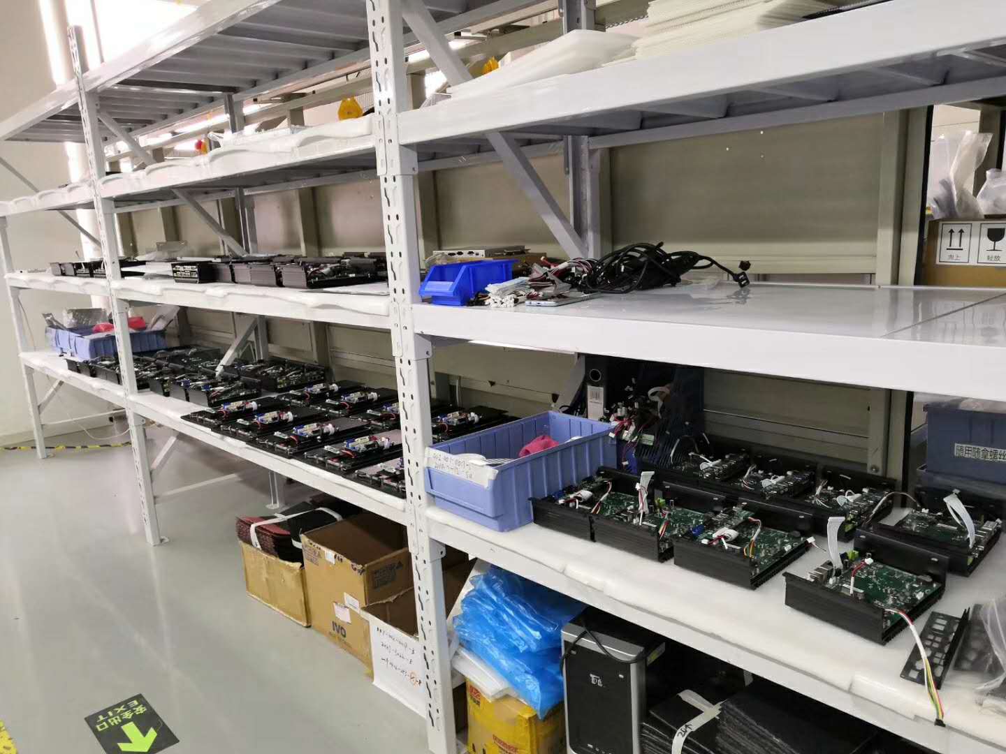 特种兵用电脑指的是什么？工控机与车载显示屏的选购指南